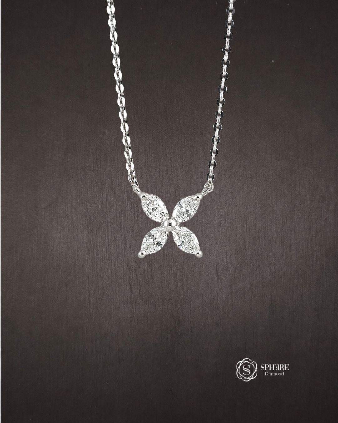 Round cut Diamond Pendant Necklace
