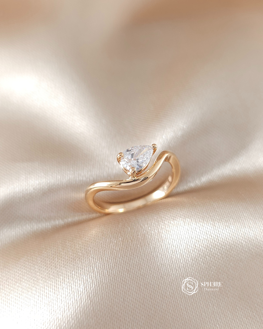 Pear Curve Ring