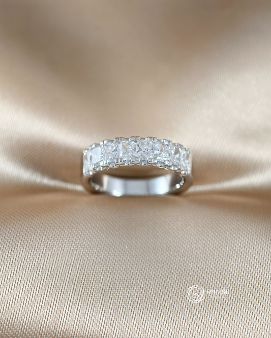 radiant Lab Grown Diamond Wedding Ring Side View in Bangkok by Sphere Diamond