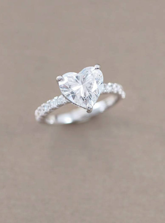 Amora แหวนหมั้นเพชรแลปทรงหัวใจ ก้านฝังเพชร Pavé พร้อมใบรับรอง IGI