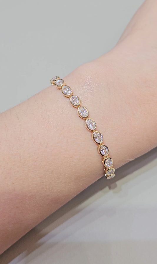 Oval Bezel East-West Setting Lab Grown Diamond Bracelet | Sphere Diamond Bangkok Thailand