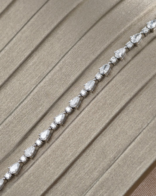 Pear and Round Alternate Lab Grown Diamond Bracelet | Sphere Diamond Bangkok Thailand