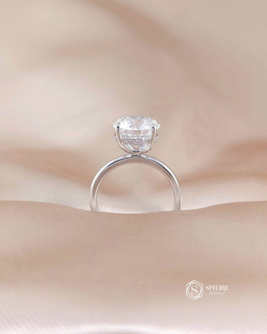 Side View of Classic Round Lab Grown Diamond Solitaire Engagement Ring with Hidden Halo Setting | IGI Certified | Sphere Diamond Bangkok