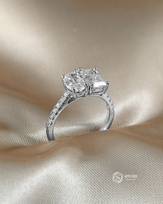 Side view of Lumière Oval & Emerald Toi et Moi Lab Grown Diamond Engagement Ring with IGI Certified diamonds handcrafted in Bangkok