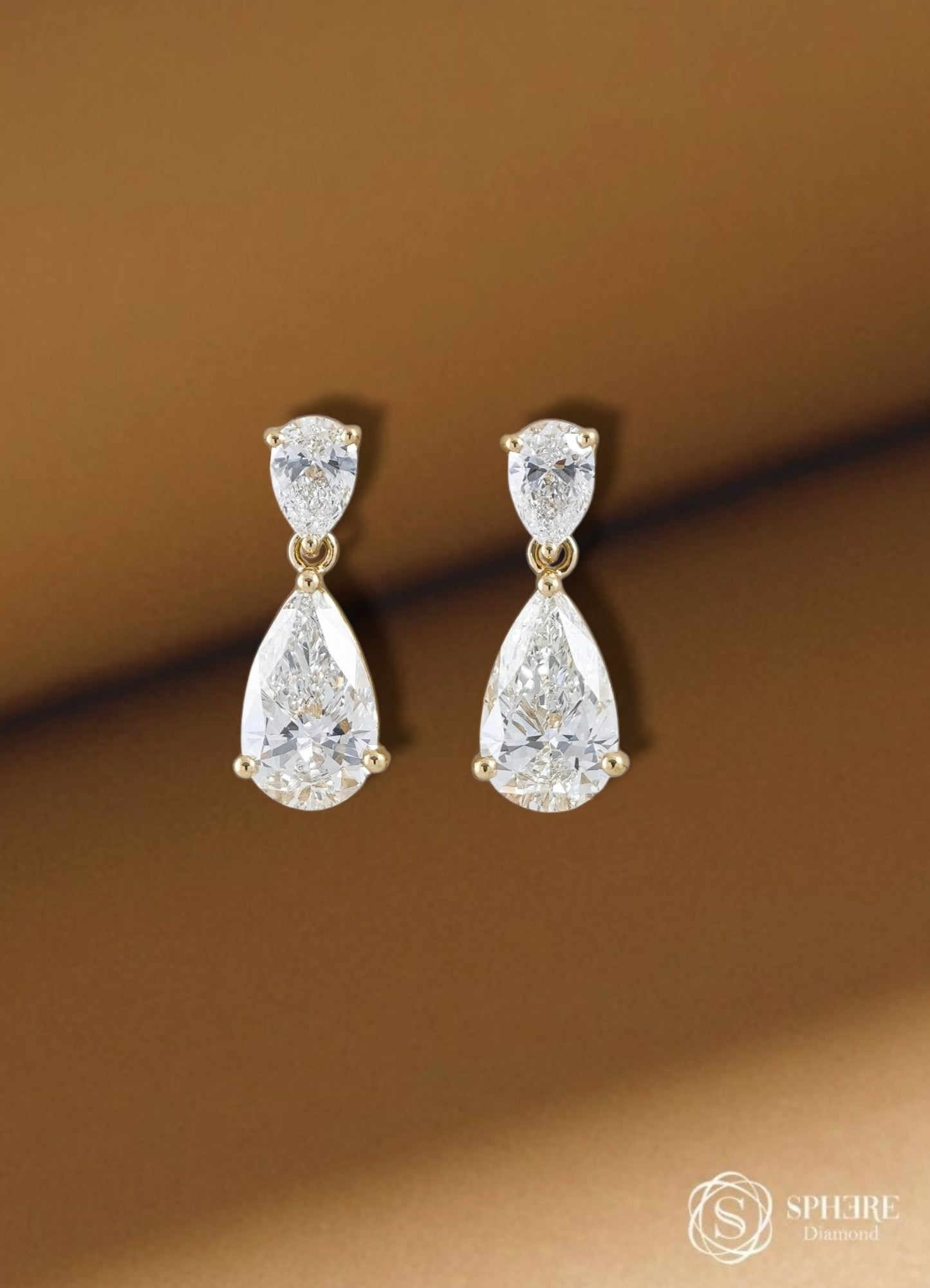 pear drop lab grown diamond earring in gold with IGI certificate by SPHERE diamond Bangkok Thailand