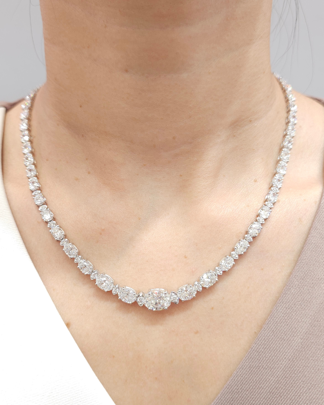 Aurora Graduated Lab Grown Diamond Tennis Necklace by Sphere Diamond Bangkok Thailand