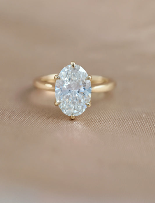 Auréline Tulip Lab Grown Diamond Engagement Ring | Oval Solitaire | IGI Certified | Sphere Diamond Bangkok