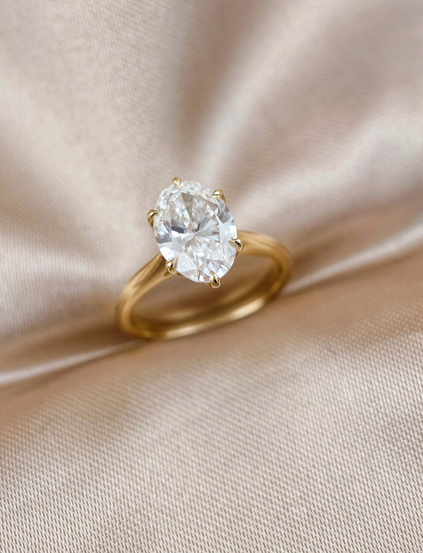 Auréline Tulip Lab Grown Diamond Engagement Ring | Oval Solitaire | IGI Certified | Sphere Diamond Bangkok