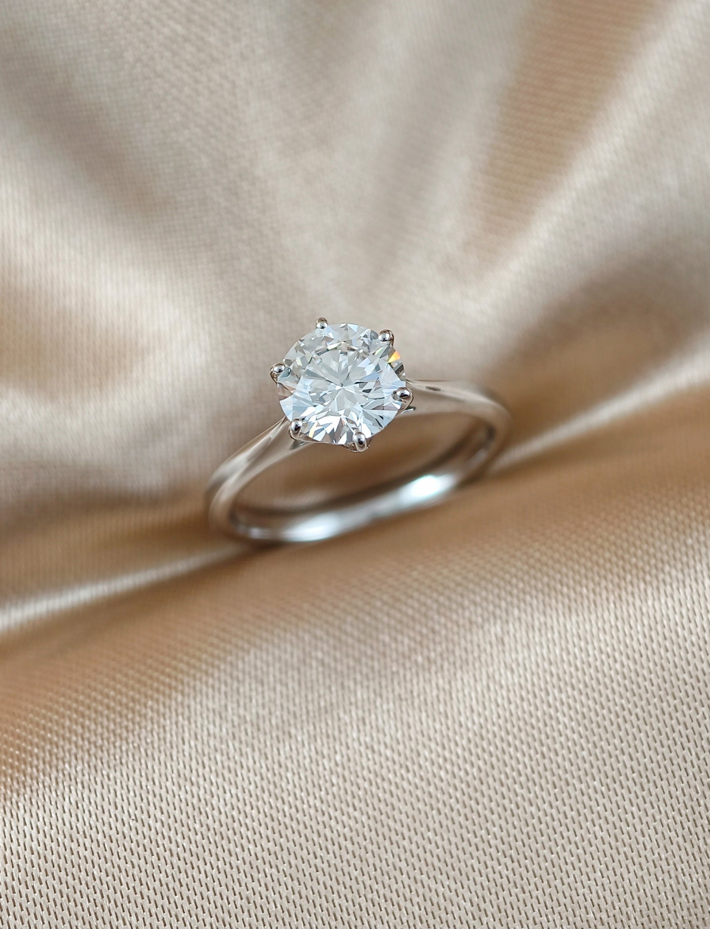 Lysandre Tulip Round Lab Grown Diamond Engagement Ring IGI Certified by Sphere Diamond Bangkok