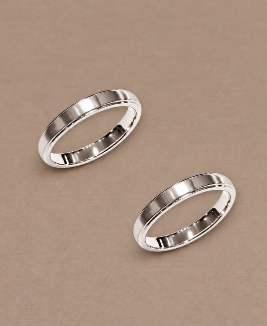 Flat Gloss White Gold women's wedding ring with polished finish by Sphere Diamond Bangkok