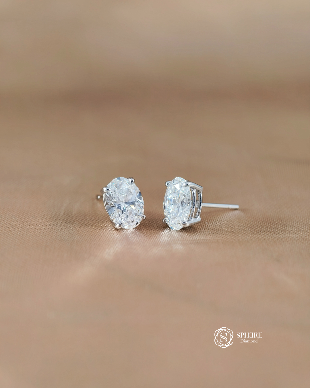 Oval Diamond Stud Earring