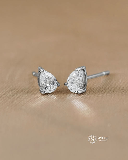 Pear Diamond stud earring