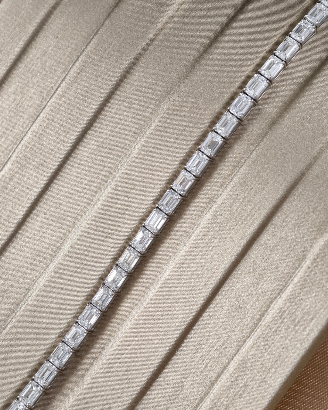 Emerald Cut Lab Grown Diamond Tennis Bracelet by Sphere Diamond Bangkok Thailand