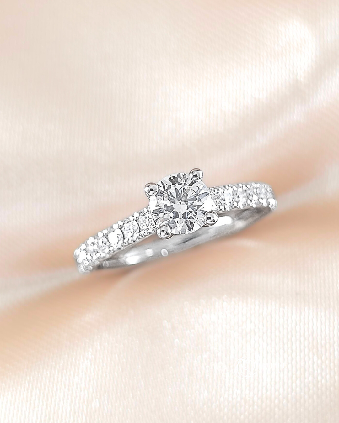 4 Prong Round Cut With Pave Setting