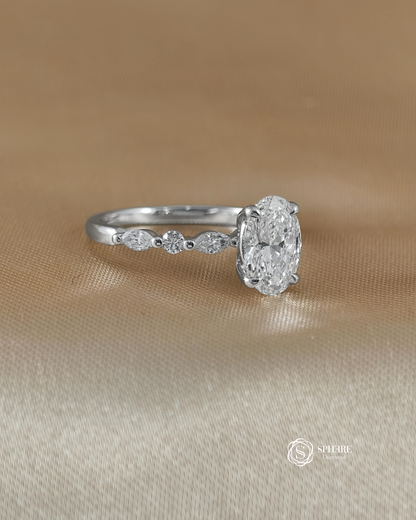 Emily Oval Ring