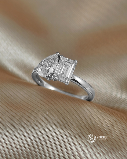 Toi Et Moi Ring : Pear & Emerald