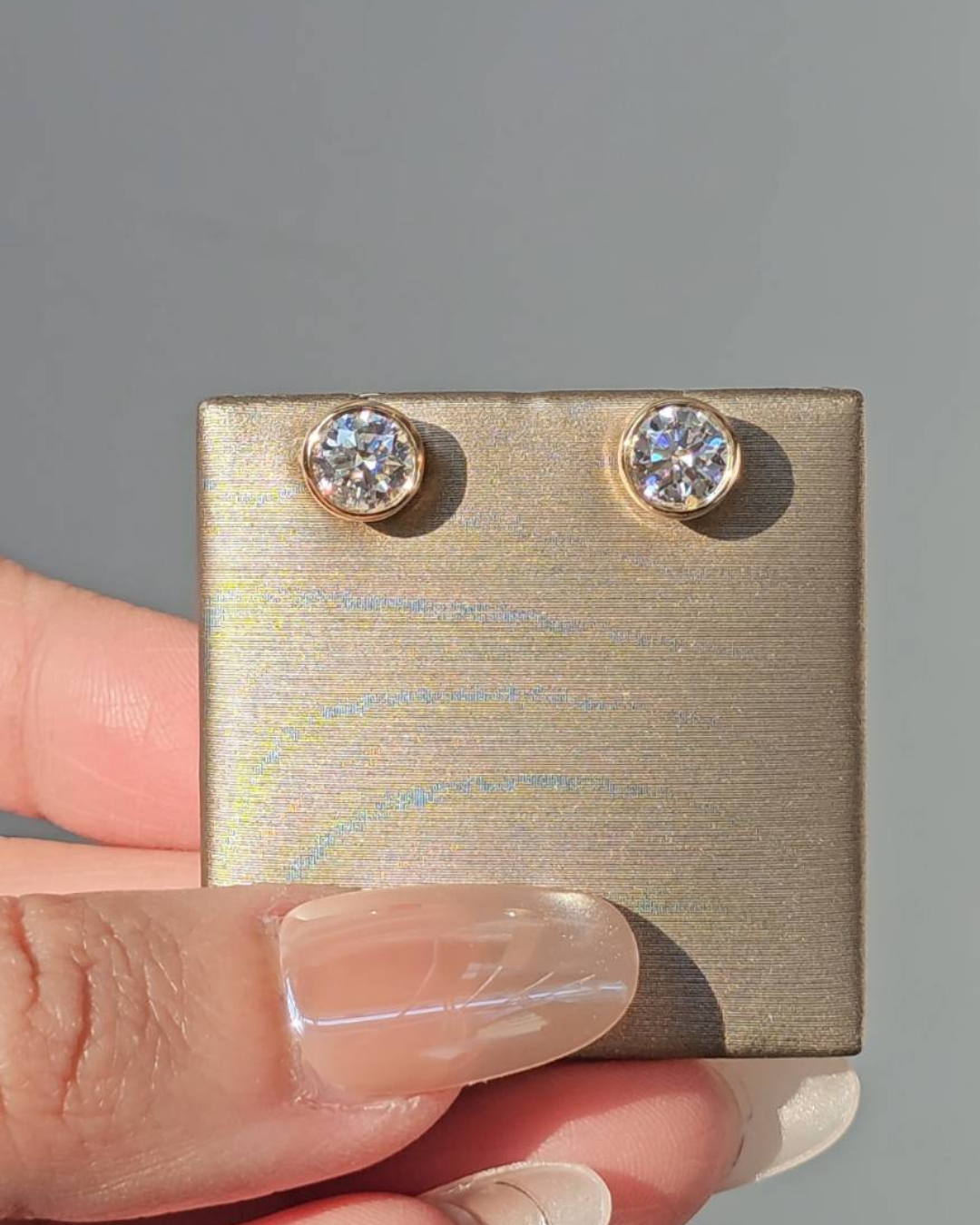 Round Cut Bezel Love Earring