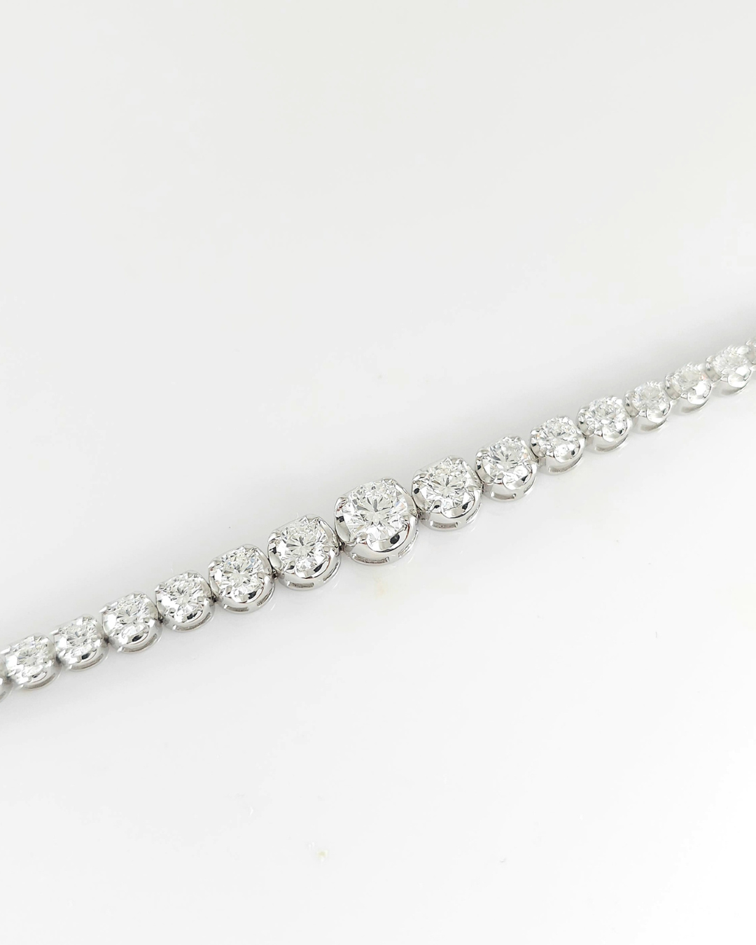 Center Graduated Diamond Line Bracelet