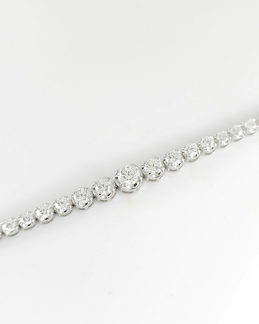 Center Graduated Diamond Line Bracelet