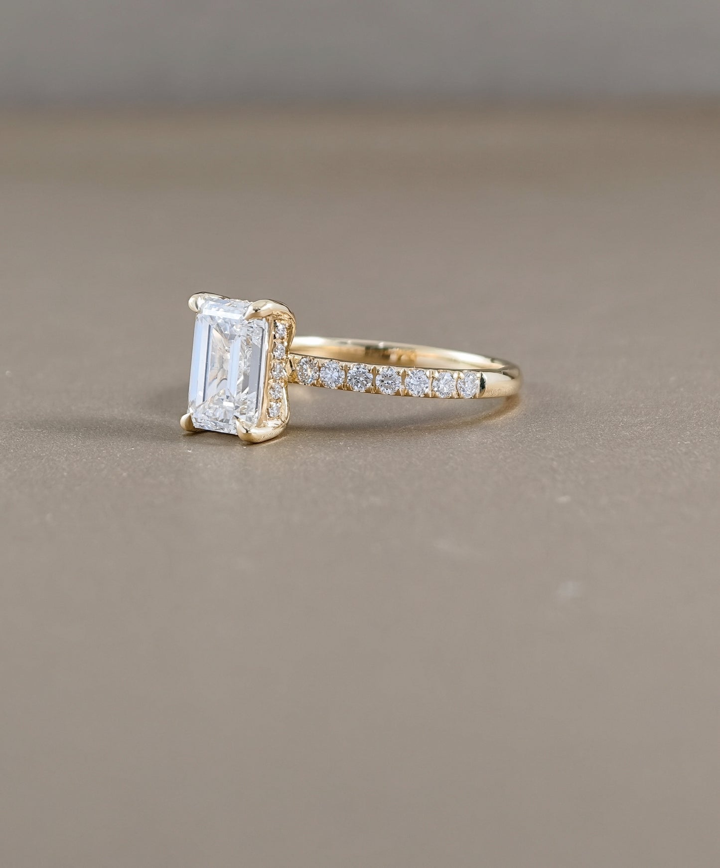 Élan Emerald Cut Custom Lab Grown Diamond Engagement Ring Bangkok Thailand