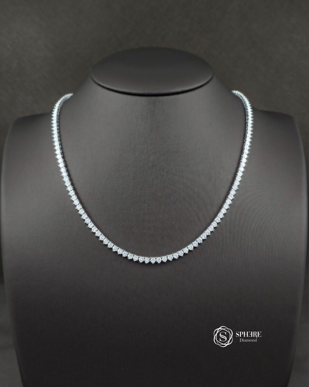 Graduated Round Diamond Drop Necklace
