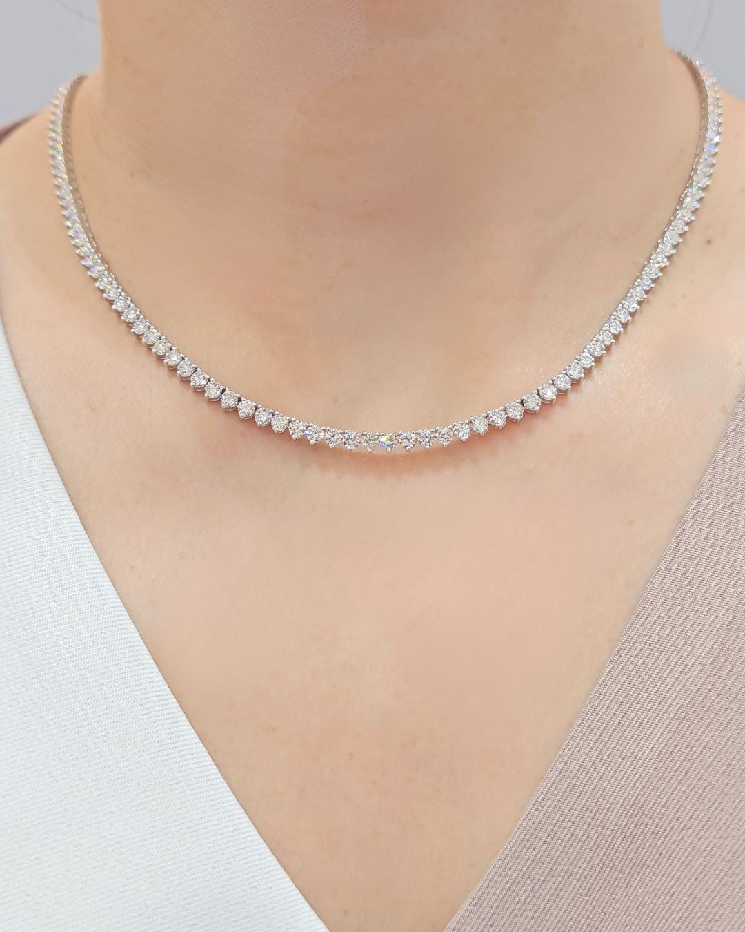 Graduated Round Diamond Drop Necklace