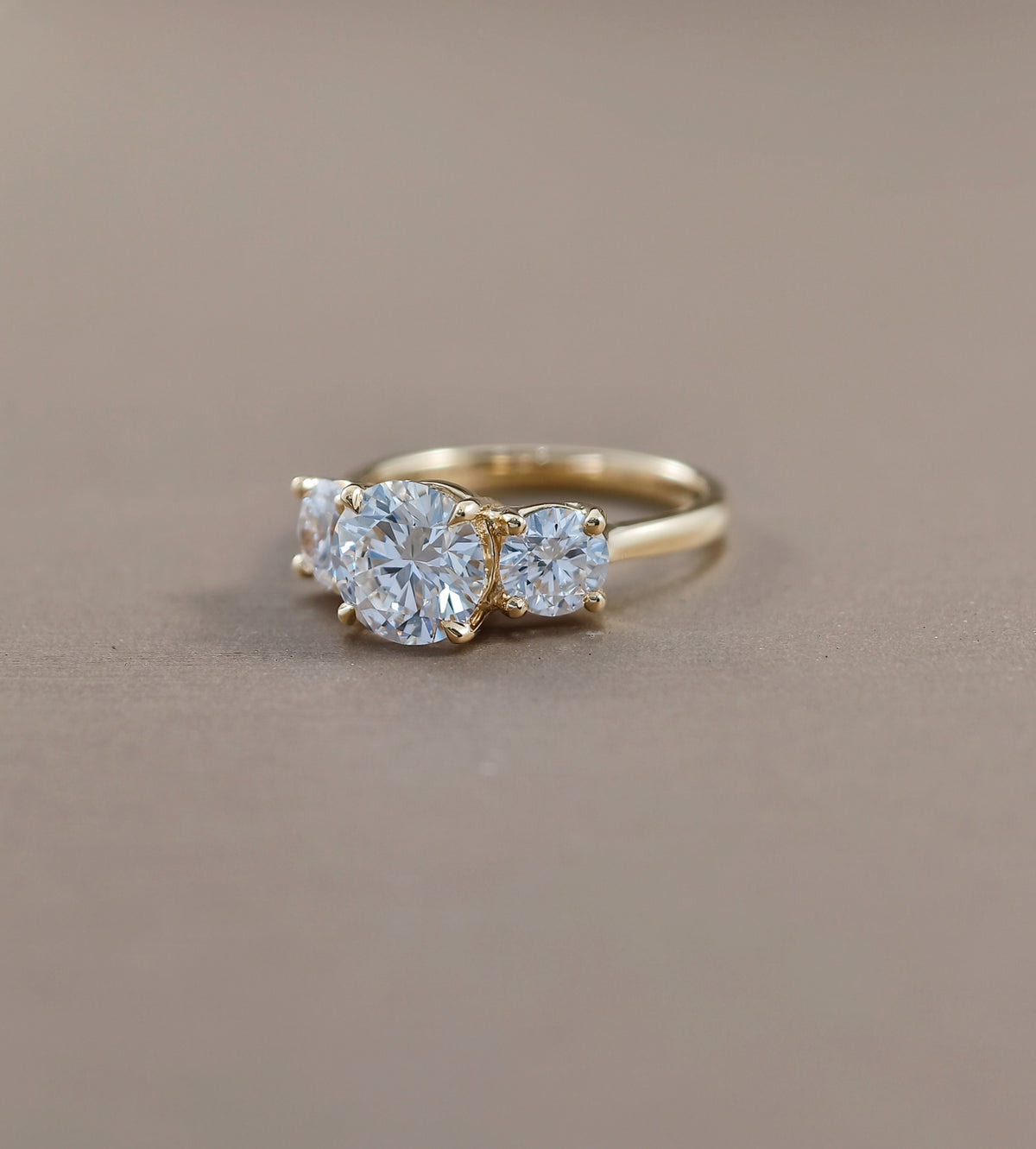 Round Lab Grown Diamond Engagement Ring in Yellow Gold  | IGI Certified