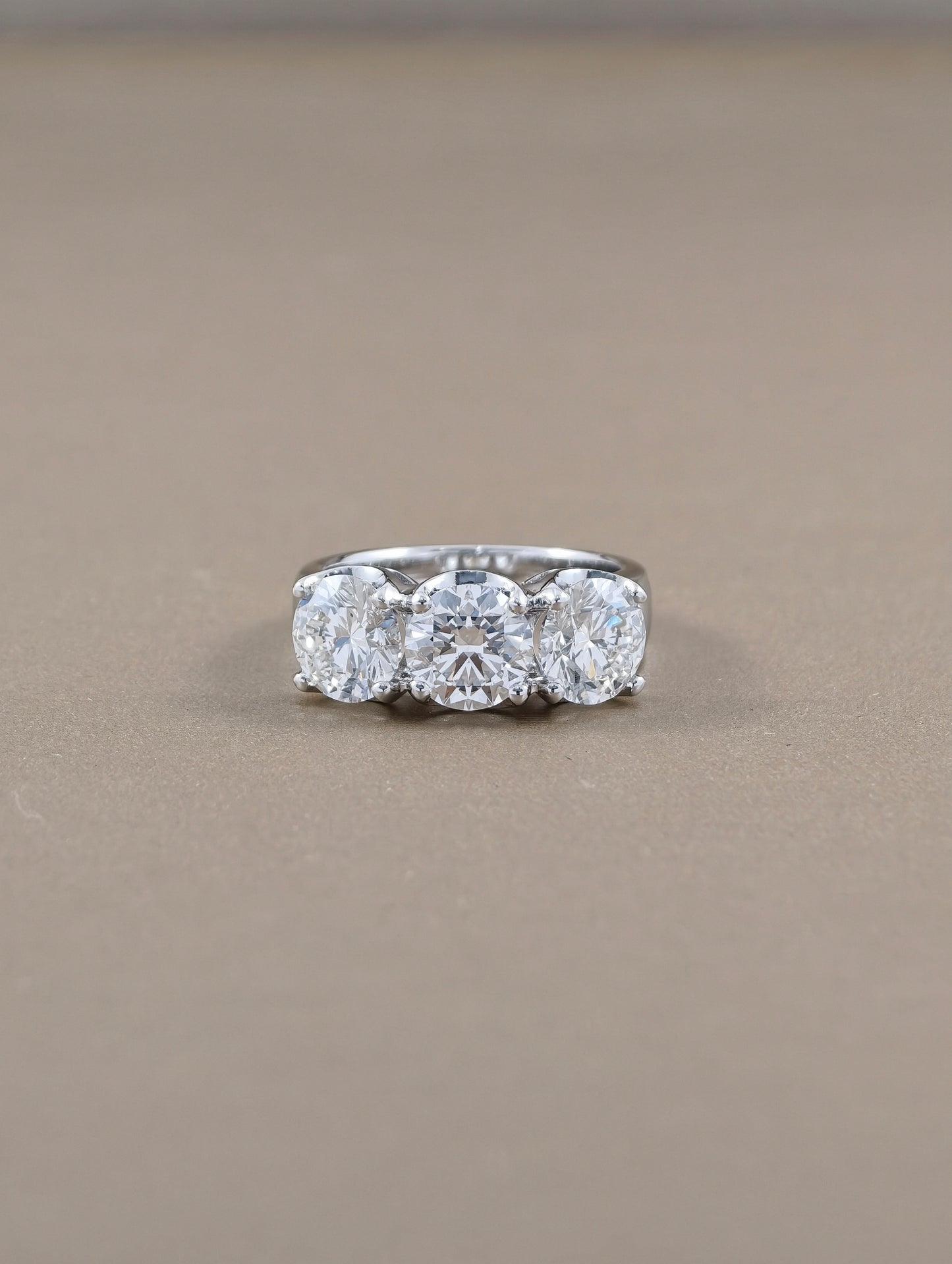 Oval Cut Lab Grown Diamond Five-Stone Wedding Band Bangkok