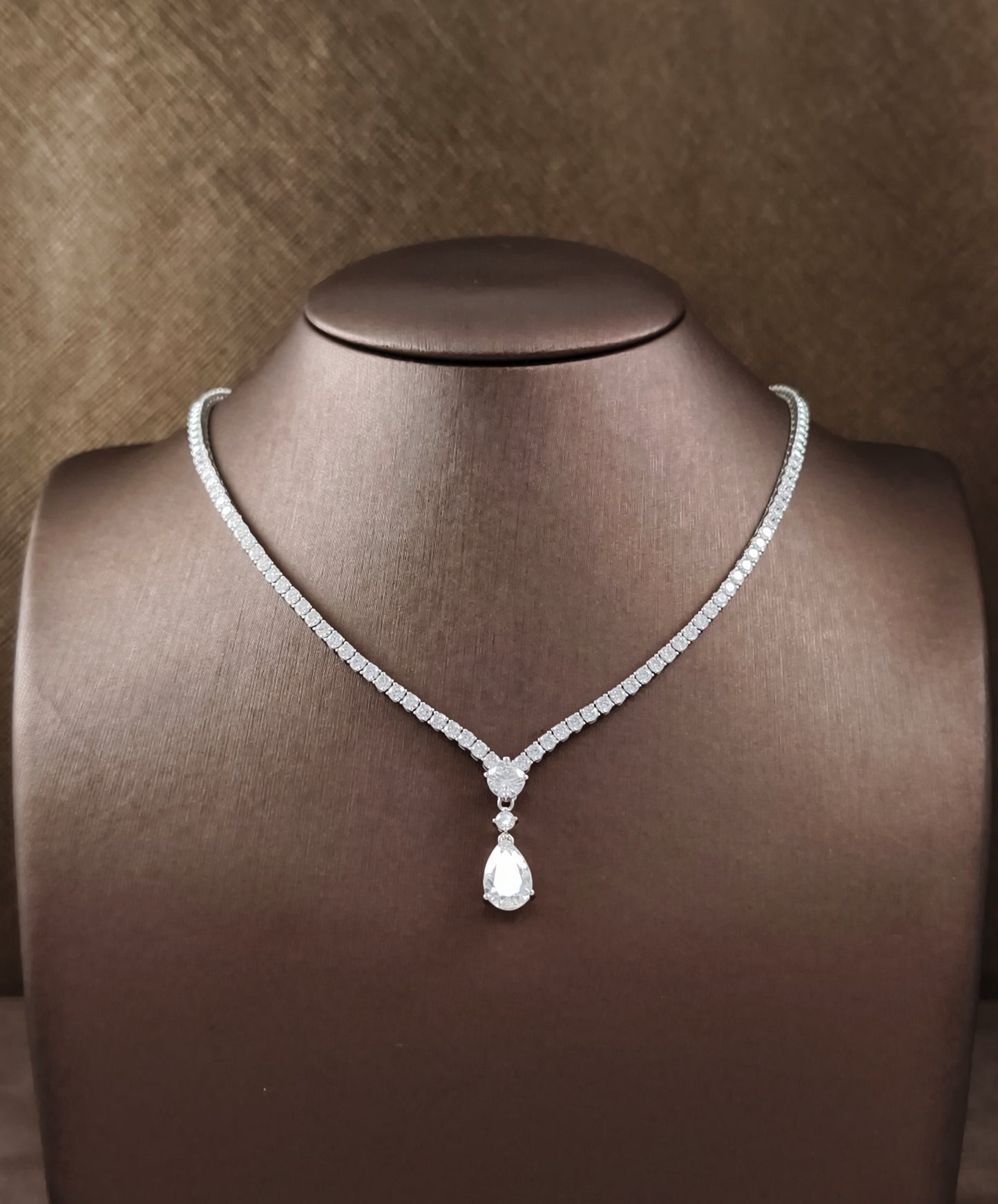Pear Cut Lab Grown Diamond Drop Necklace Bangkok Thailand