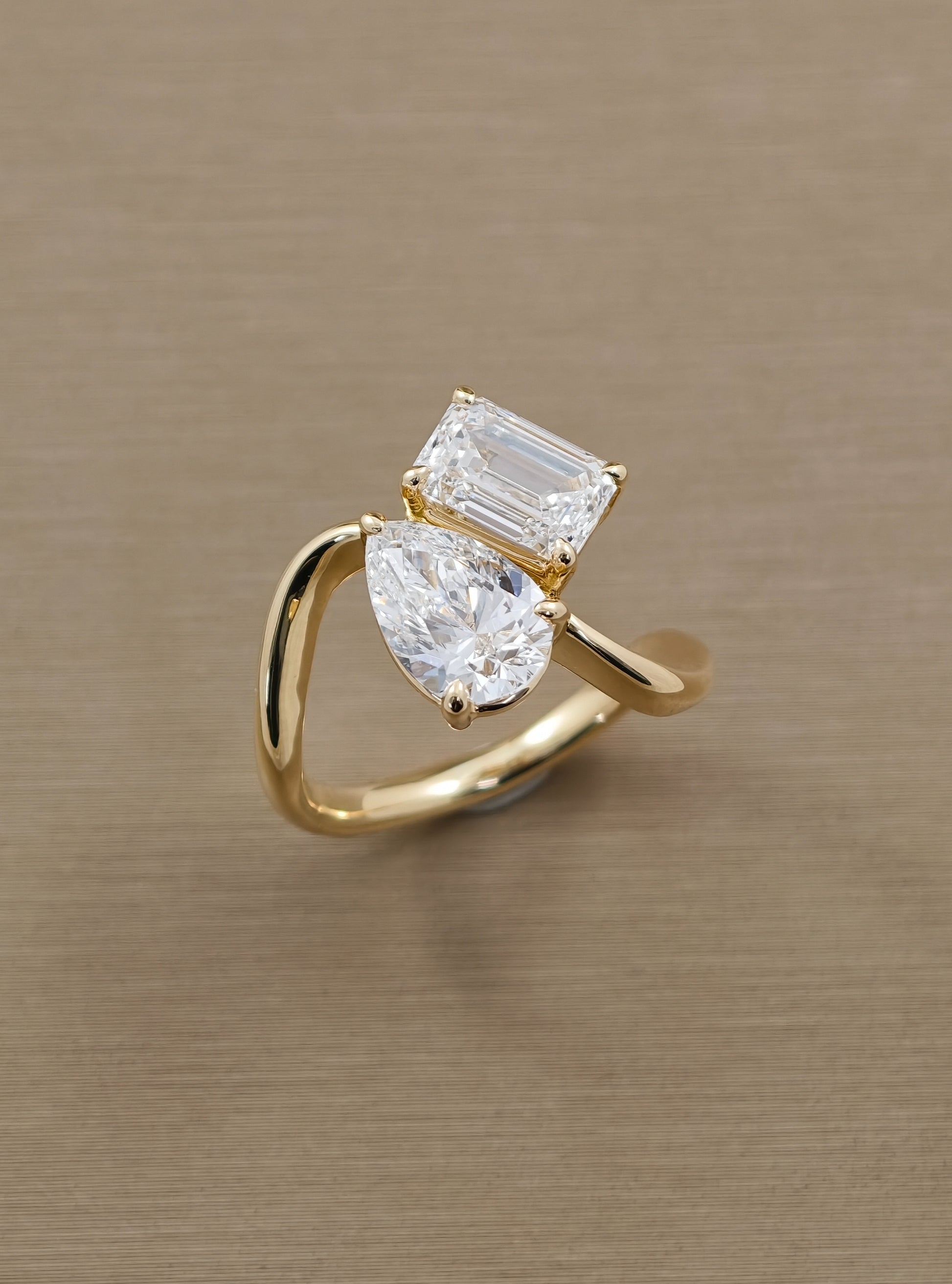 Élan Pear and Emerald Cut Lab Grown Diamond Toi et Moi Ring Sphere Diamond Bangkok