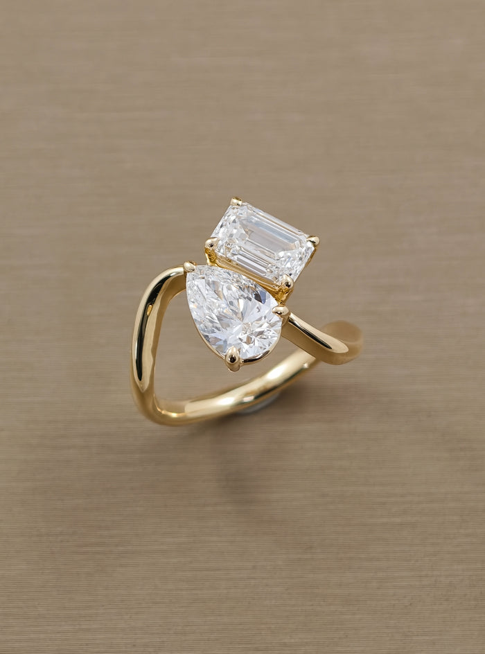 Élan Pear and Emerald Cut Lab Grown Diamond Toi et Moi Ring Sphere Diamond Bangkok