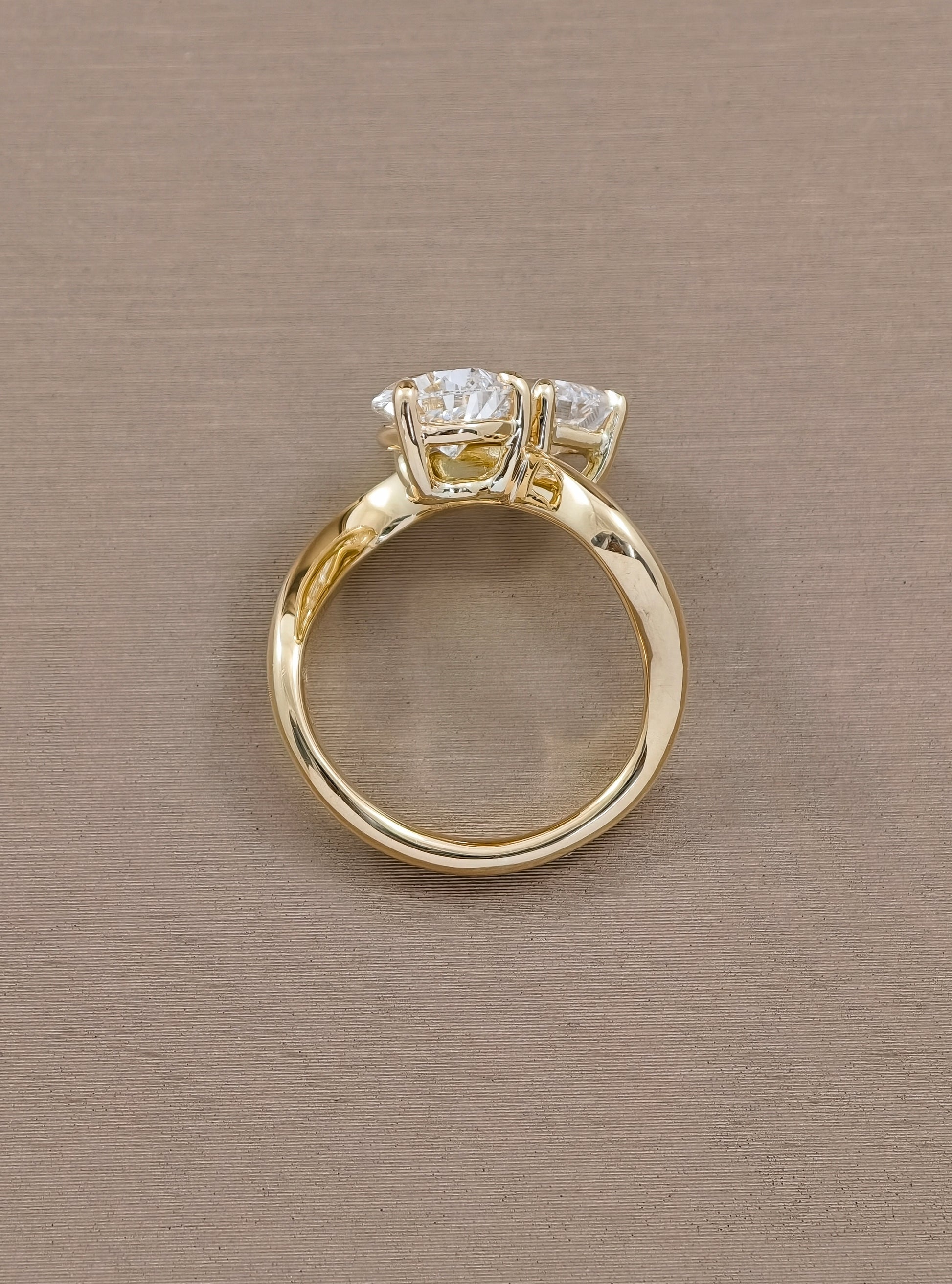 Élan Pear and Emerald Cut Lab Grown Diamond Toi et Moi Ring Sphere Diamond Bangkok
