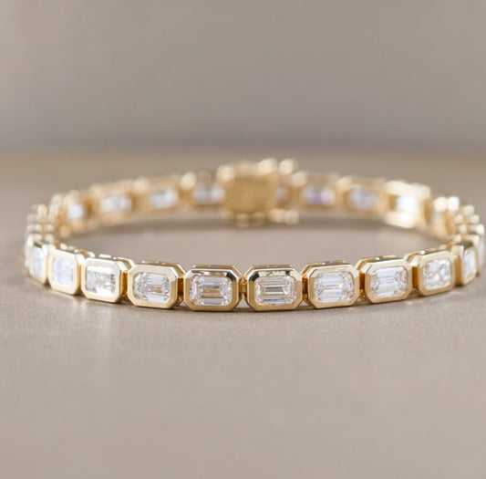 Emerald Cut Lab Grown Diamond Bracelet in Yellow Gold Bangkok Thailand