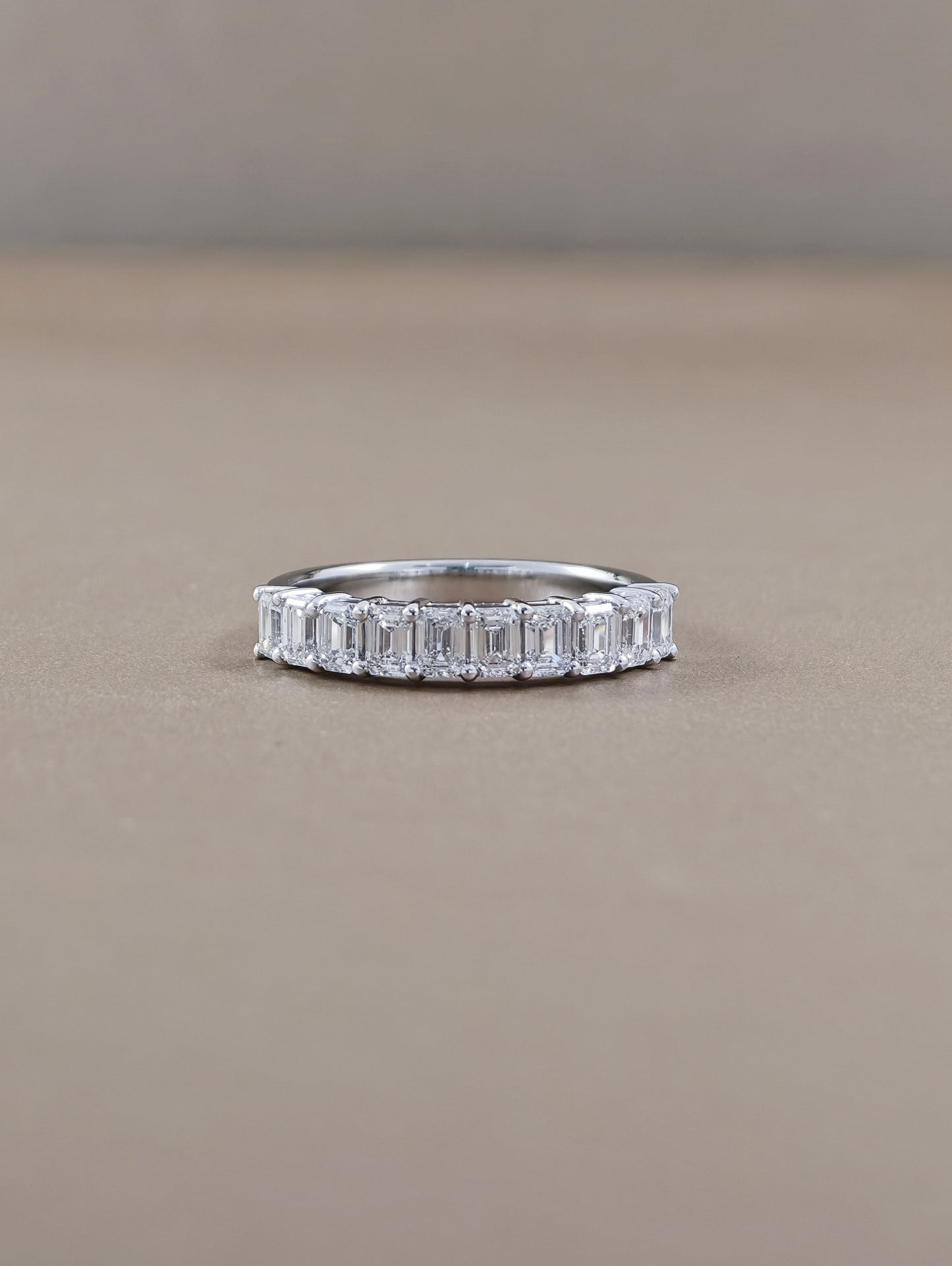 Éternelle Emerald Cut Lab Grown Diamond Half Eternity Ring Sphere Diamond Bangkok