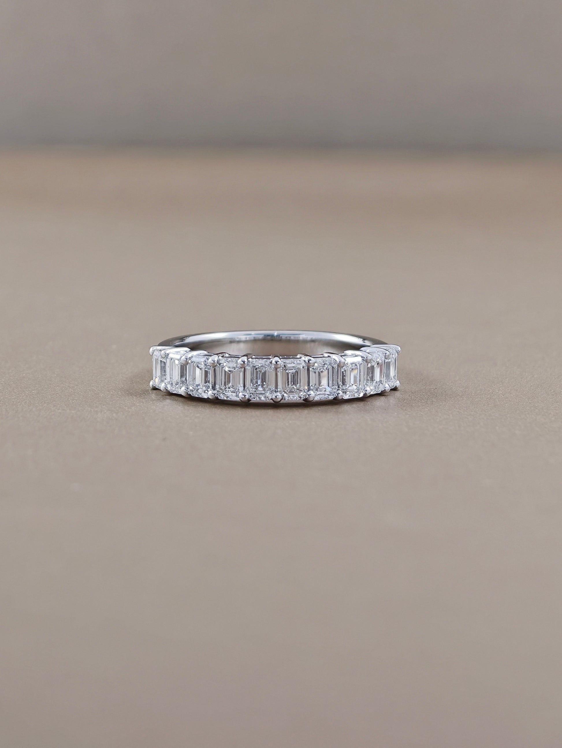 Éternelle Emerald Cut Lab Grown Diamond Half Eternity Ring Sphere Diamond Bangkok