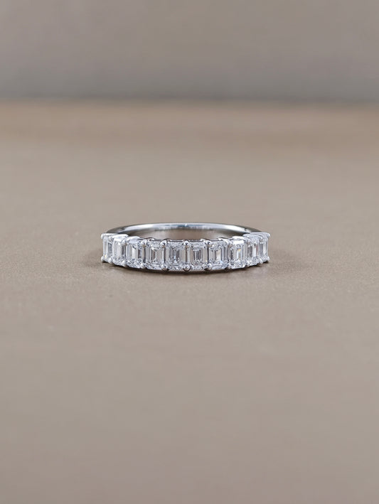 Éternelle Emerald Cut Lab Grown Diamond Half Eternity Ring Sphere Diamond Bangkok