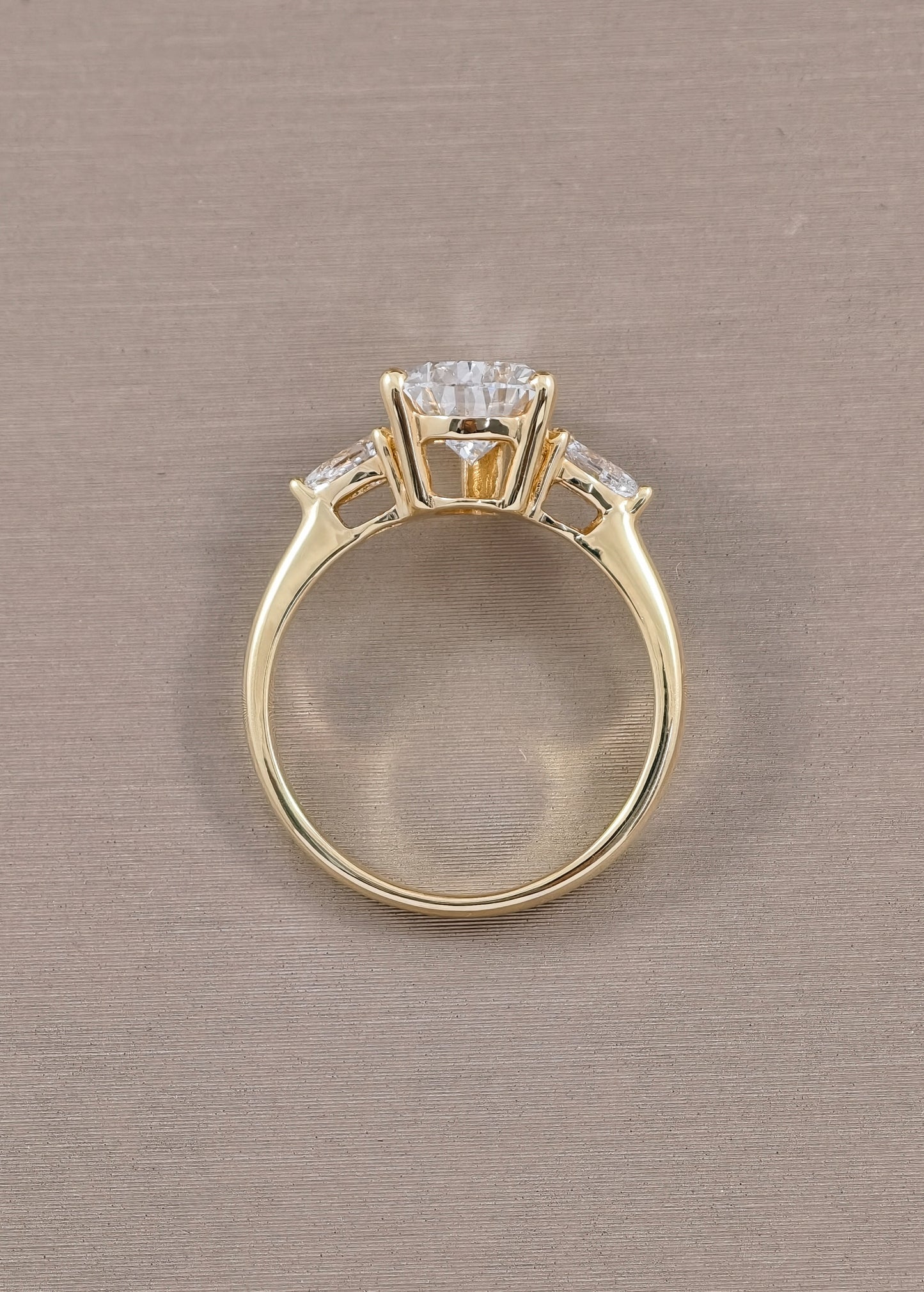 lab grown diamond yellow gold