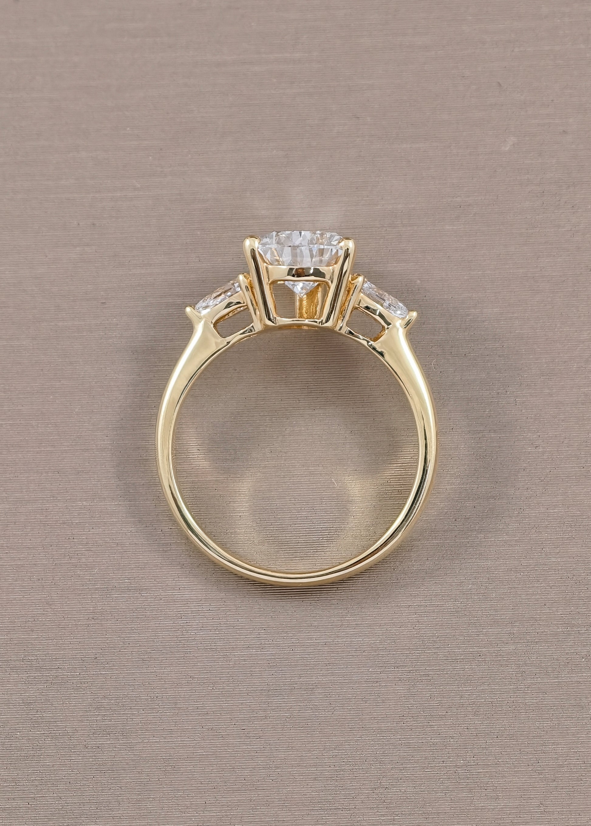 lab grown diamond yellow gold