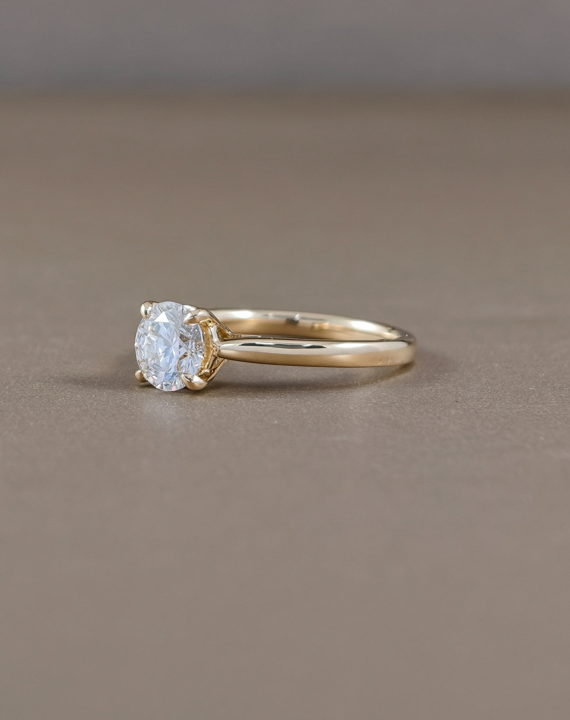Round Lab Grown Diamond Solitaire Engagement Ring in Yellow Gold Bangkok Thailand