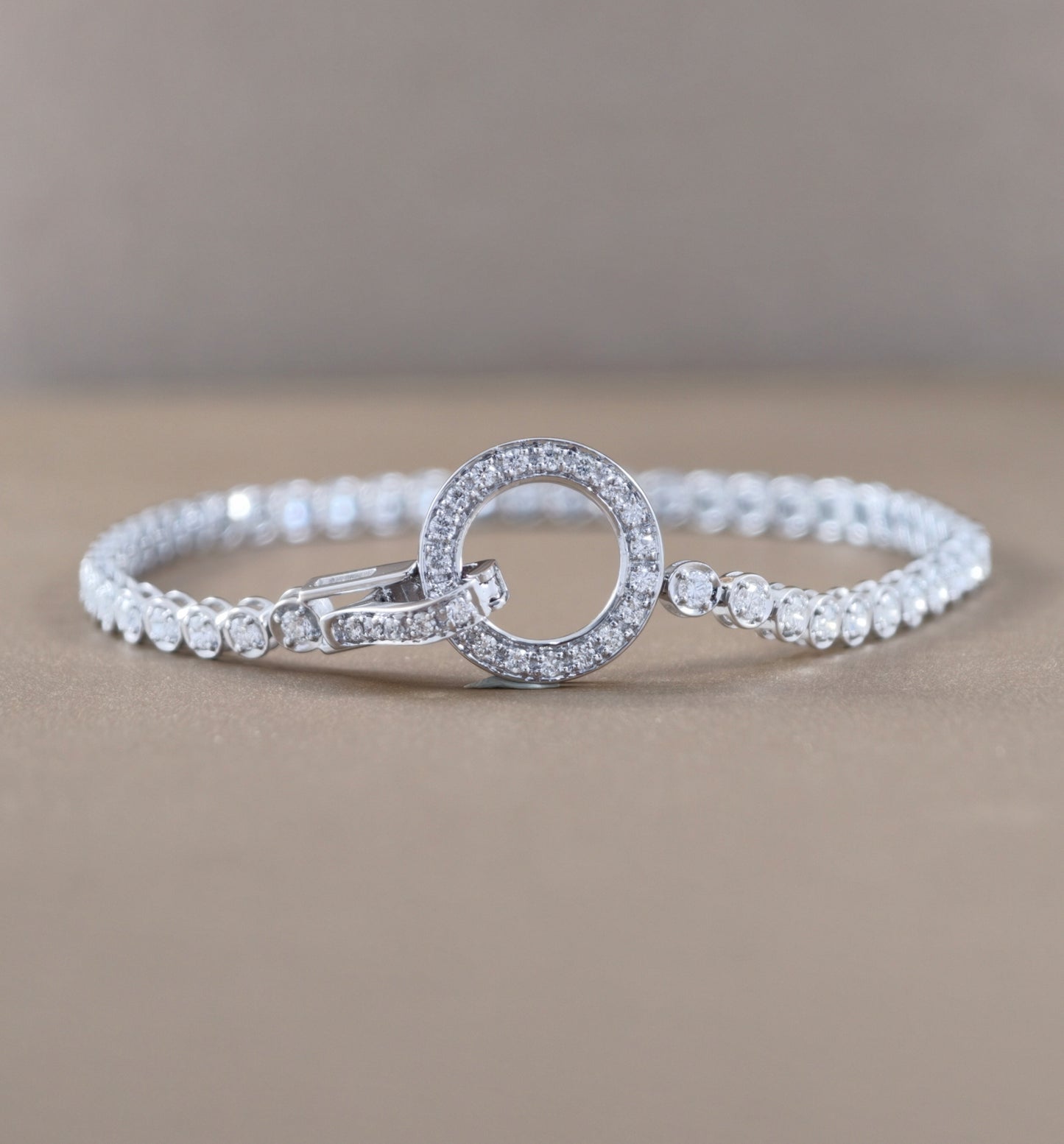Round Brilliant Lab Grown Diamond Bracelet with Circular Halo Link Centerpiece