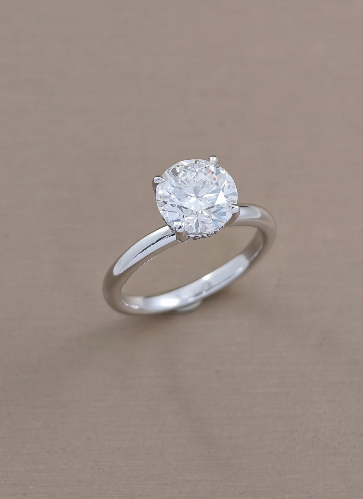 Four prong engagement Ring white gold 