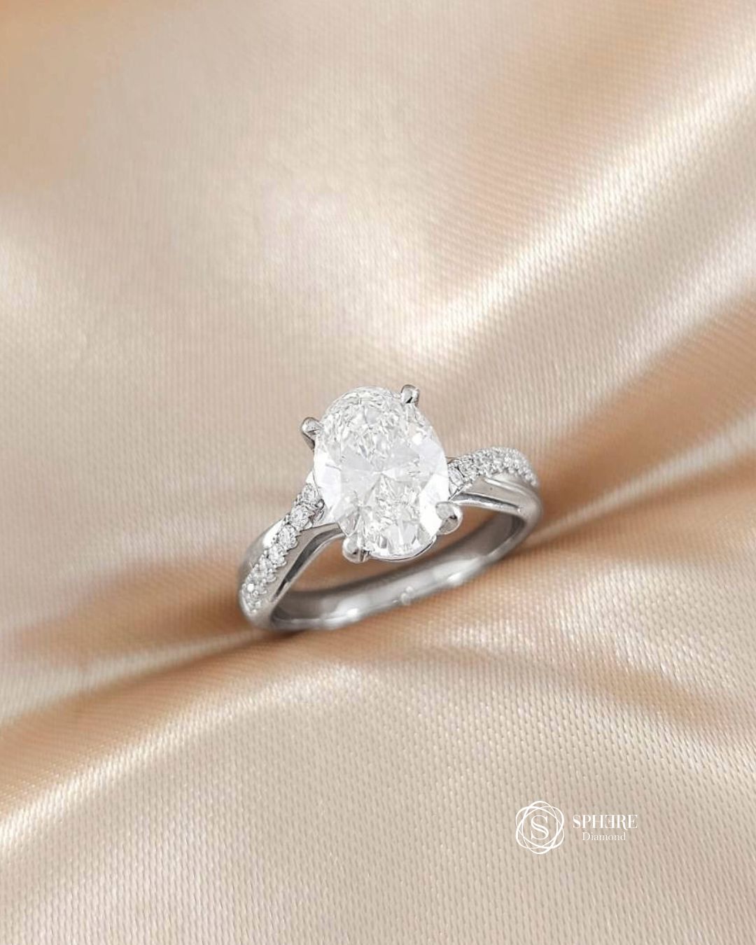 Oval cut diamond twist band