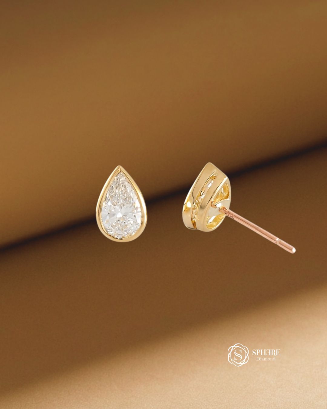 Lumière Pear Bezel Stud Earrings