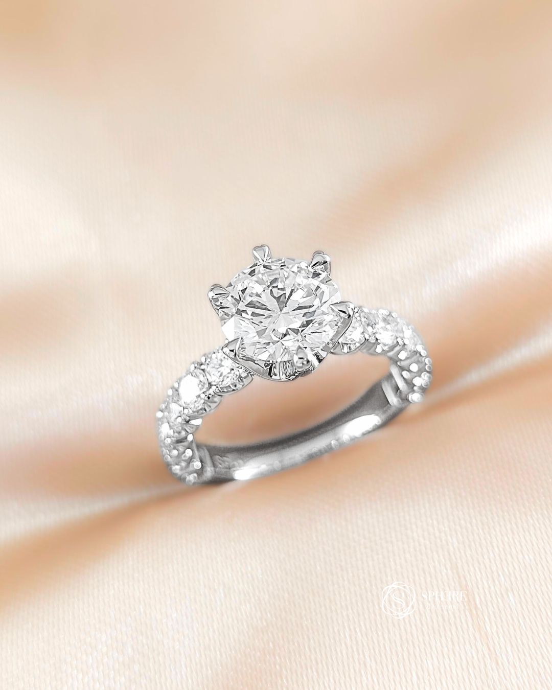 Round Cut Diamond With Side U Prong Setting