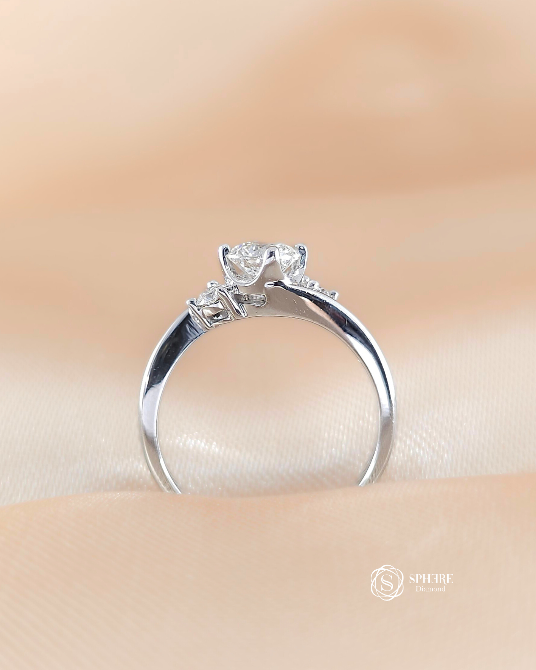 Three Stone Round Cut Ring