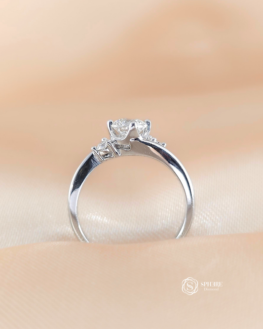 Three Stone Round Cut Ring