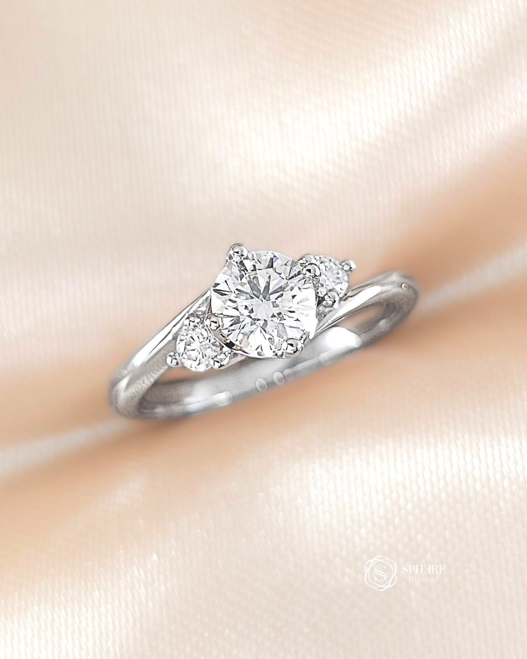 Three Stone Round Cut Ring