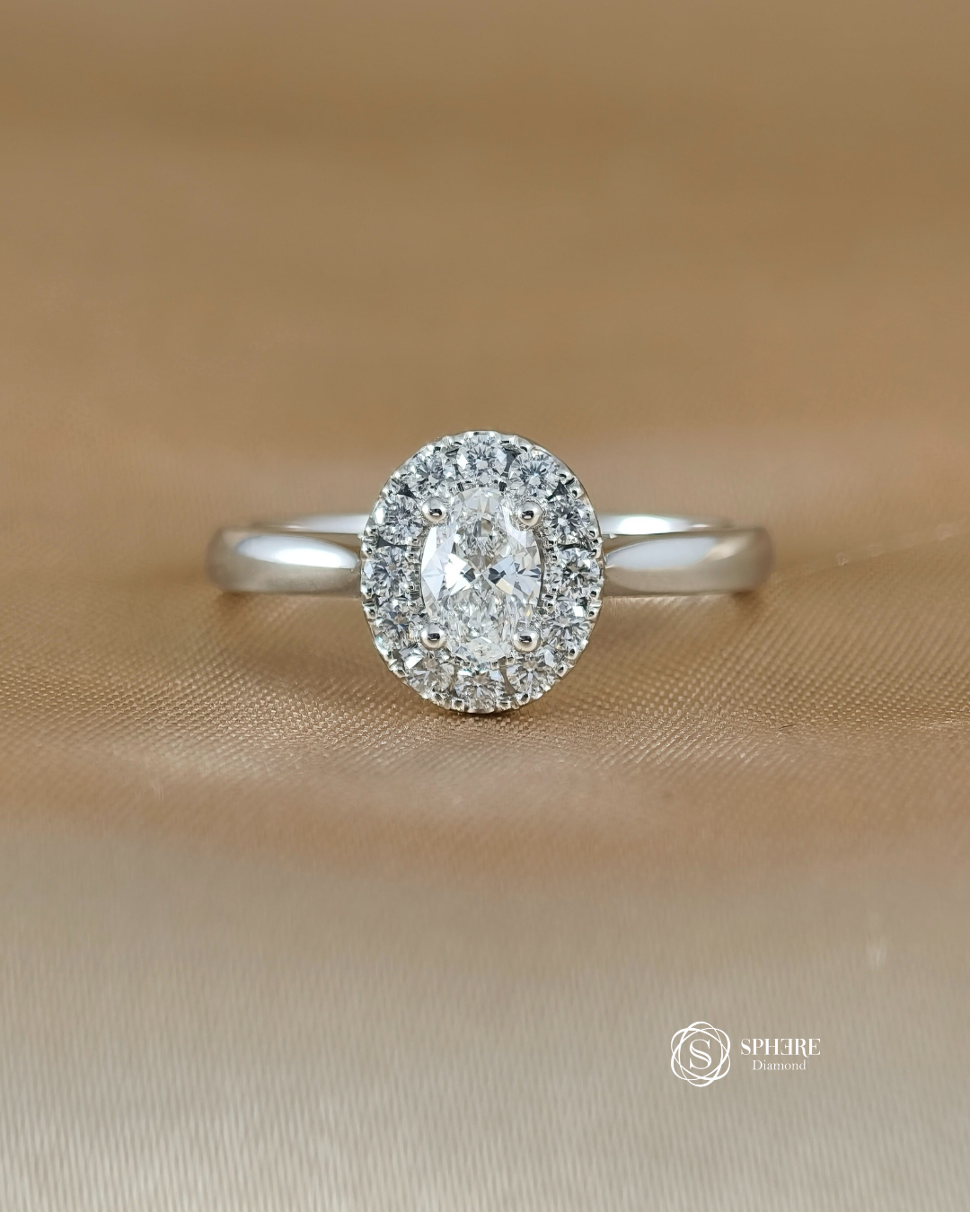 Aurora Oval Halo Lab Grown Diamond Engagement Ring with Plain Band in 18K White Gold | IGI Certified | Sphere Diamond Bangkok