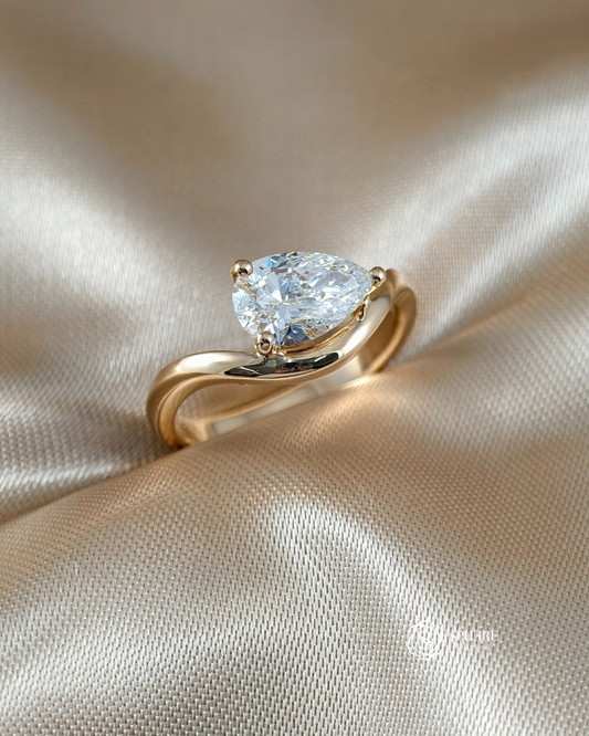 Pear Lab Grown Diamond Bypass Engagement Ring in 18K Yellow Gold | IGI Certified | Sphere Diamond Bangkok