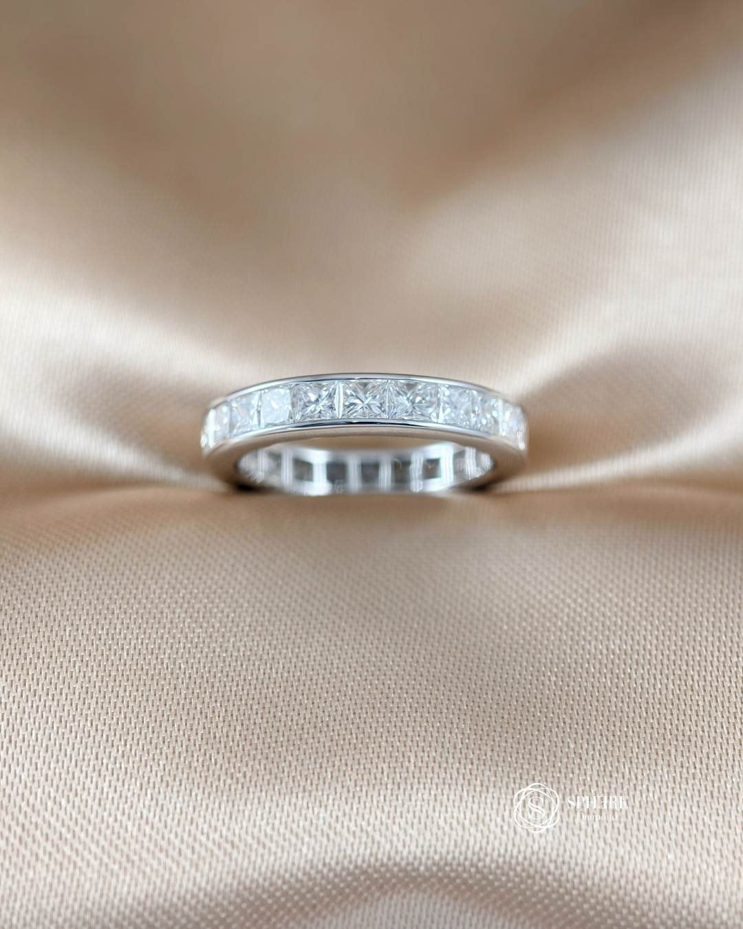 Princess Channel Set Lab Grown Diamond Wedding Ring Top View | IGI Certified | Sphere Diamond Bangkok